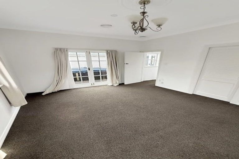 Photo of property in 22 Riddlers Crescent, Petone, Lower Hutt, 5012