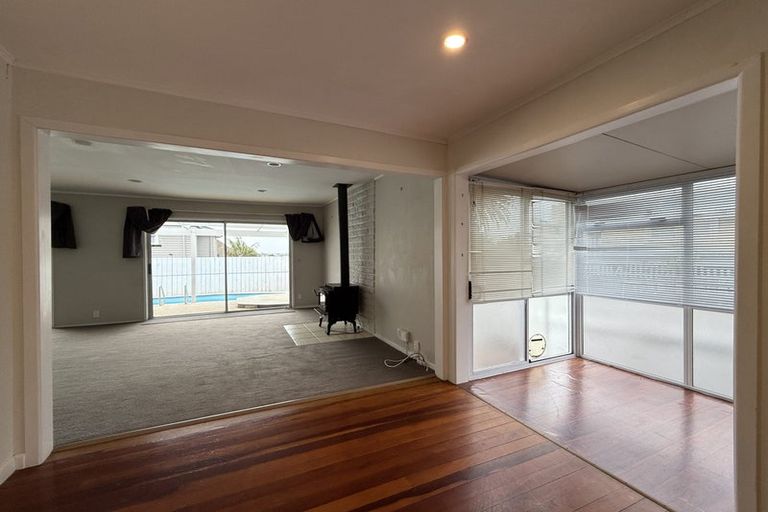 Photo of property in 607 Beach Road, Rothesay Bay, Auckland, 0630