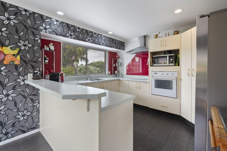 Photo of property in 31 Caroline Crescent, Highbury, Palmerston North, 4412