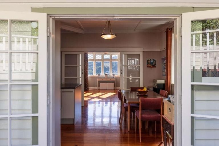 Photo of property in 25 Rangoon Street, Khandallah, Wellington, 6035