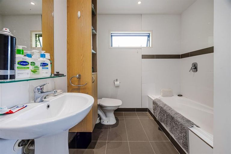 Photo of property in 47/2 Armoy Drive, East Tamaki, Auckland, 2016