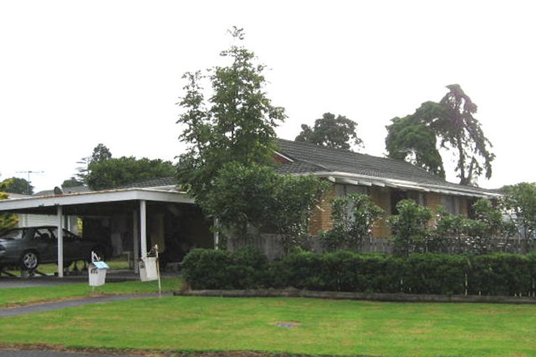 Photo of property in 22 Eyre Street, Henderson, Auckland, 0612