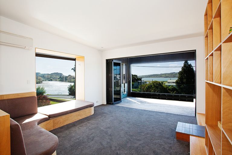 Photo of property in 30 Nihinihi Avenue, Raglan, 3225