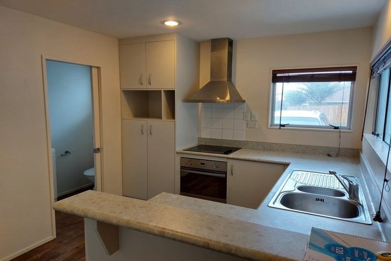 Photo of property in 12/138 Queens Drive, Lyall Bay, Wellington, 6022