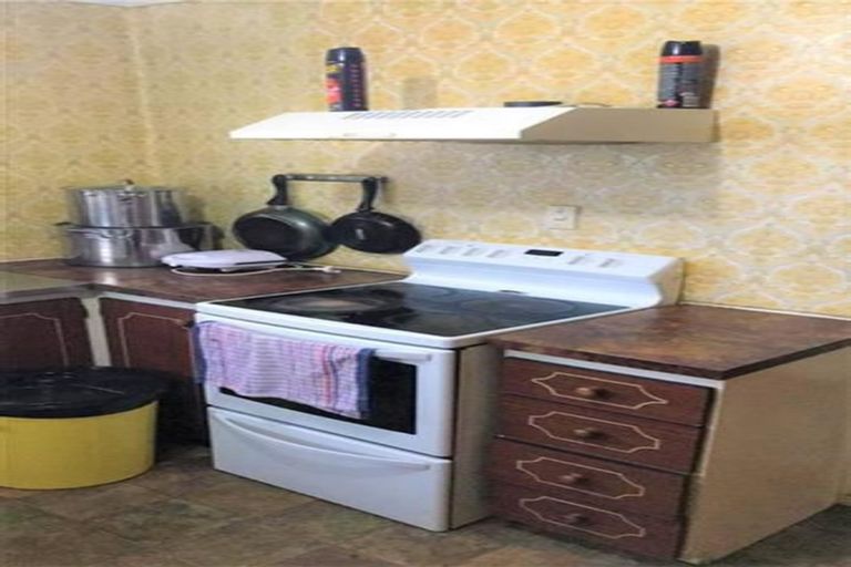 Photo of property in 77a Russell Road, Manurewa, Auckland, 2102