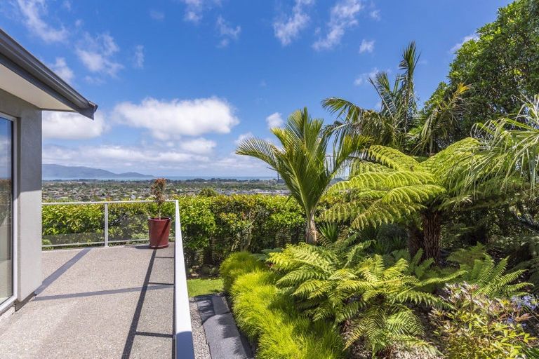Photo of property in 27a Kotare Street, Waikanae, 5036
