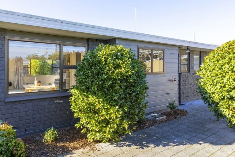 Photo of property in 7 Kathleen Place, Rainbow Point, Taupo, 3330