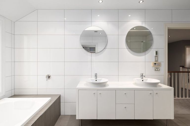 Photo of property in 85a Abberley Crescent, St Albans, Christchurch, 8014