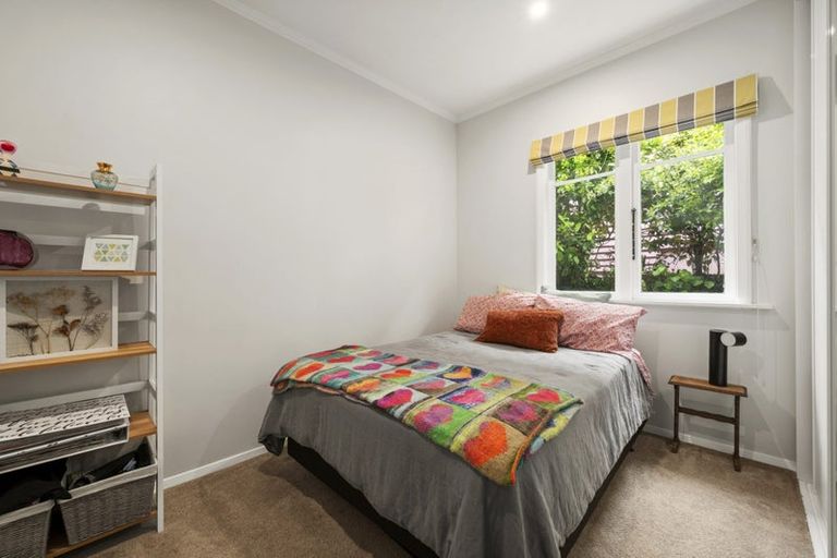 Photo of property in 16 Albemarle Road, Northland, Wellington, 6012