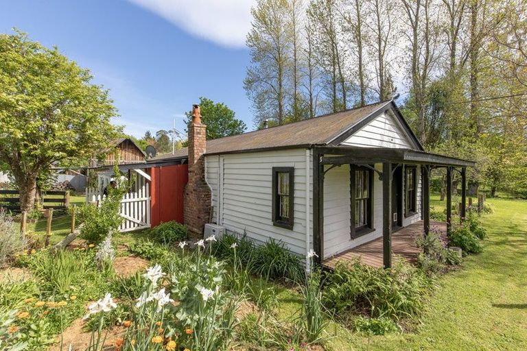 Photo of property in 48 Phillips Street, Tikokino, Waipawa, 4273