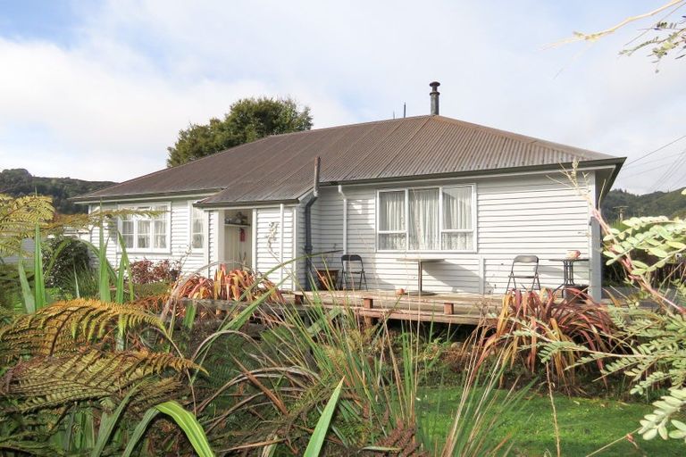 Photo of property in 23 Victory Street, Reefton, 7830