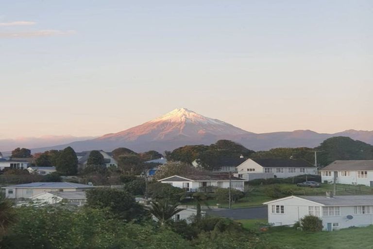 Photo of property in 81a Banks Street, Marfell, New Plymouth, 4310