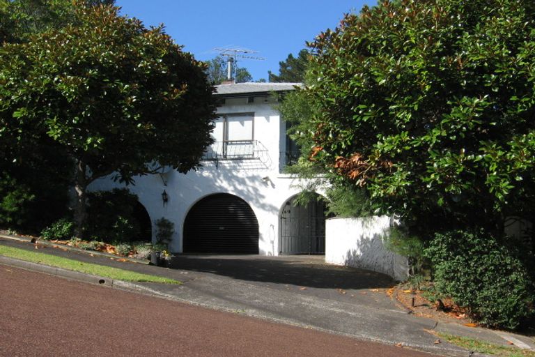 Photo of property in 9 Hebe Place, Birkenhead, Auckland, 0626