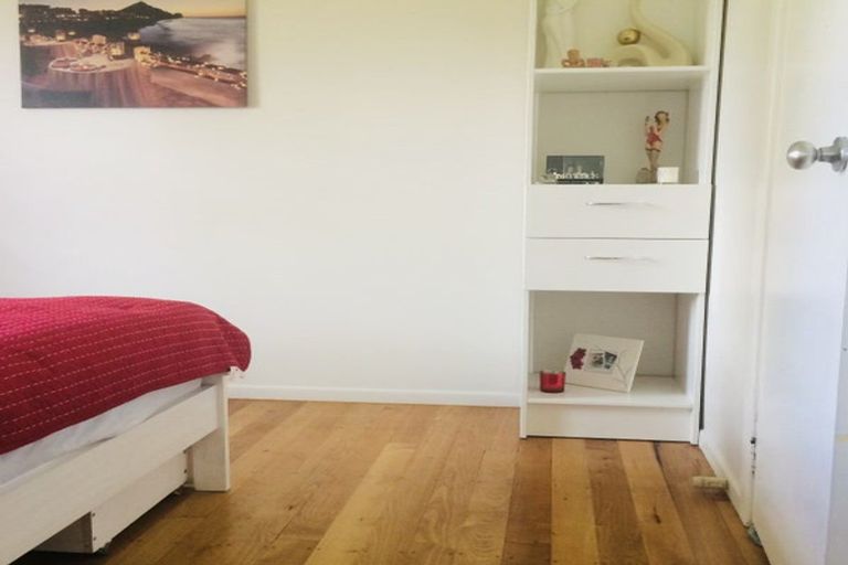 Photo of property in 6/35 Shakespeare Road, Milford, Auckland, 0620