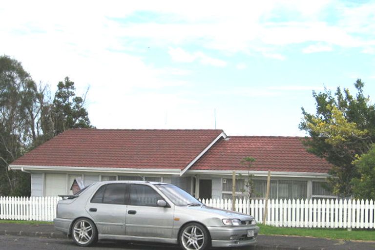 Photo of property in 4 Redwood Drive, Massey, Auckland, 0614