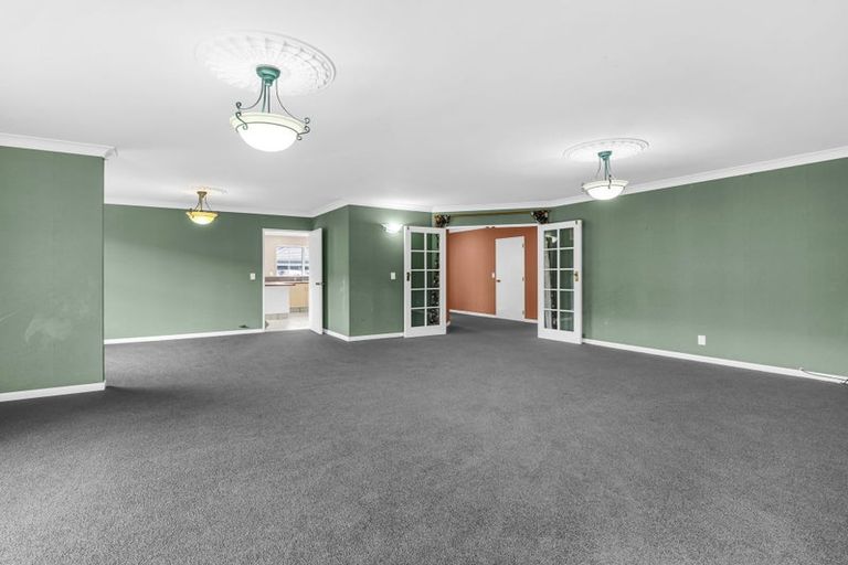Photo of property in 16 Rosebank Avenue, Kelvin Grove, Palmerston North, 4414