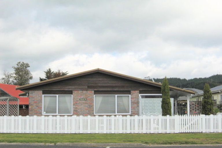 Photo of property in 103a Ocean Road, Whangamata, 3620
