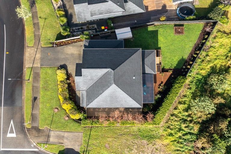 Photo of property in 39 Syd Grant Crescent, Orewa, 0931