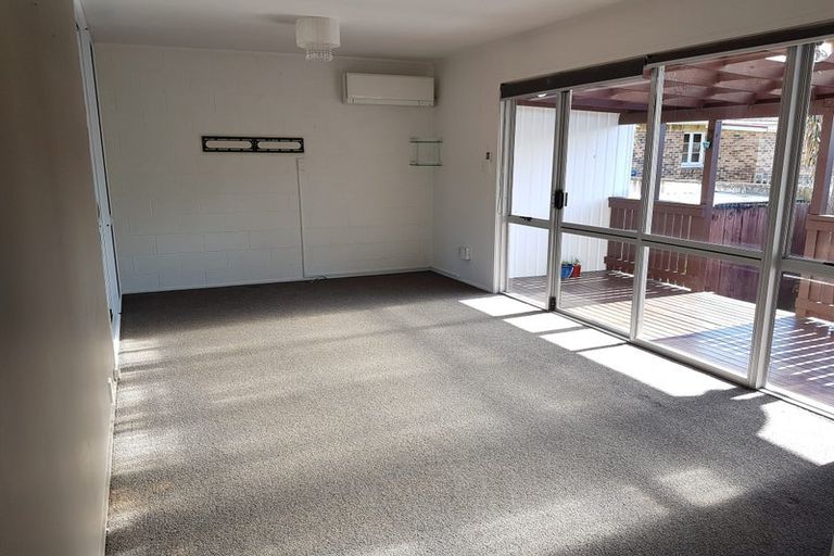 Photo of property in 3/72 Portage Road, New Lynn, Auckland, 0600