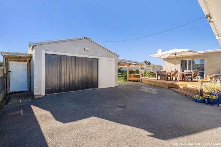 Photo of property in 22 Egmont Street, Castlecliff, Whanganui, 4501