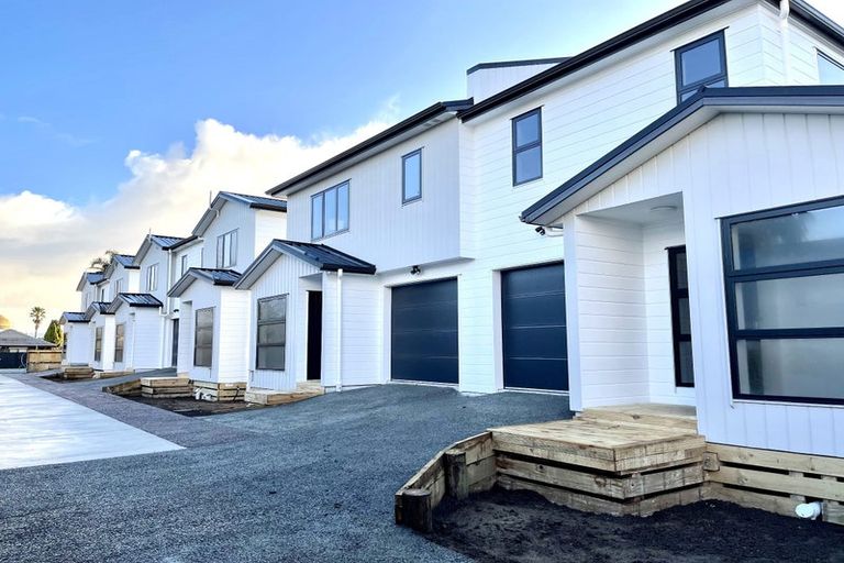 Photo of property in 65c Manuroa Road, Takanini, 2112