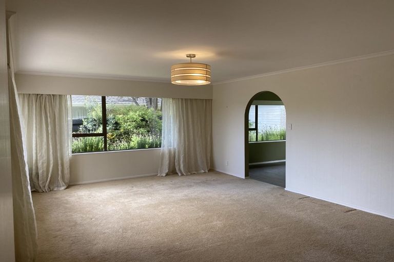 Photo of property in 28a Rewarewa Crescent, Waikanae, 5036