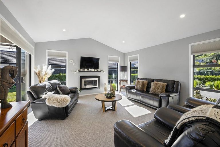 Photo of property in 23 Sycamore Grove, Lower Vogeltown, New Plymouth, 4310