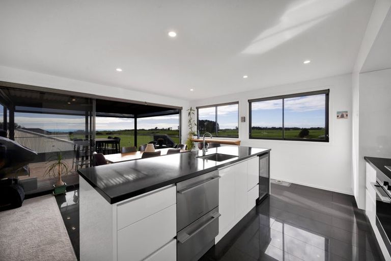 Photo of property in 6 Hawetaone Street, Bell Block, New Plymouth, 4312