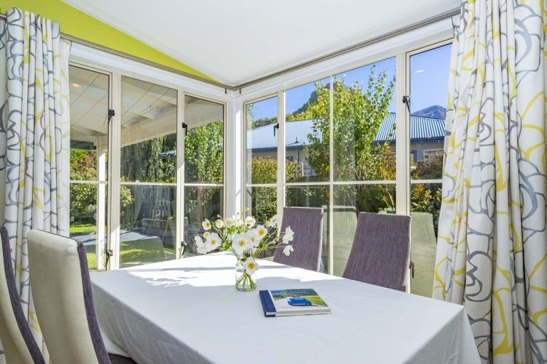 Photo of property in 9 Mcdonnell Road, Arrowtown, 9302