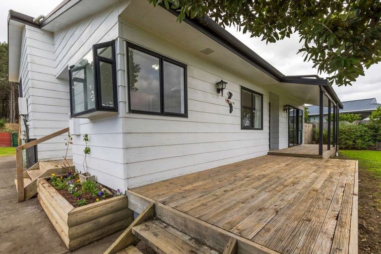 Photo of property in 9 Cousins Avenue East, Foxton Beach, Foxton, 4815