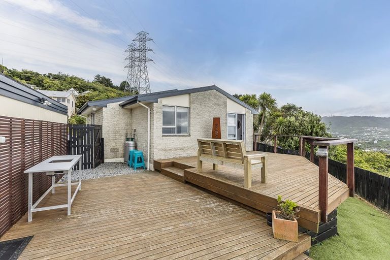 Photo of property in 9 Admiralty Street, Crofton Downs, Wellington, 6035