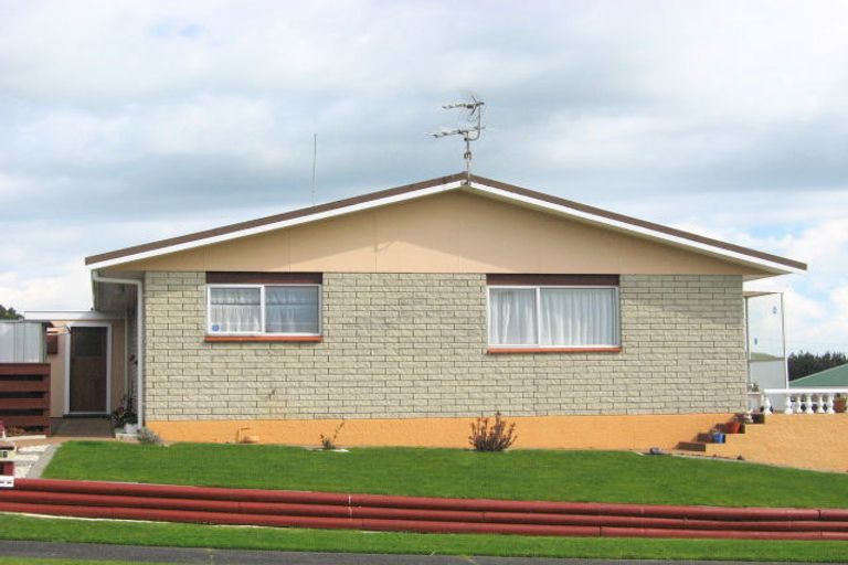 Photo of property in 27 Norwich Avenue, Spotswood, New Plymouth, 4310