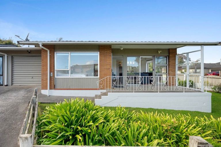 Photo of property in 1/15 Bramley Drive, Farm Cove, Auckland, 2012