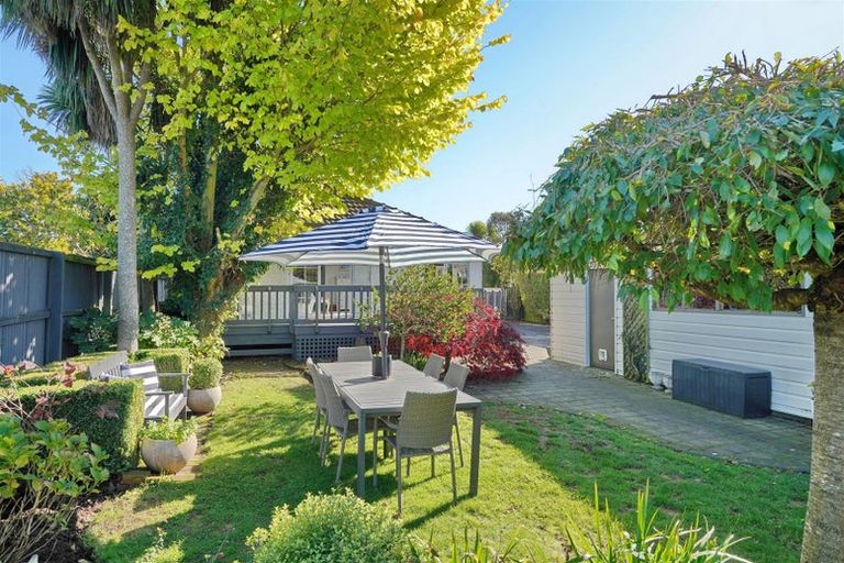 Photo of property in 42 Cutts Road, Russley, Christchurch, 8042