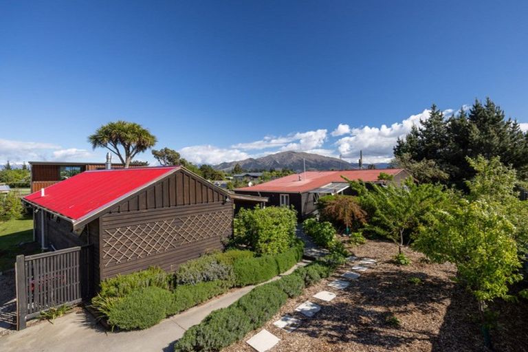 Photo of property in 2 Mclennan Road, Hawea Flat, Wanaka, 9382