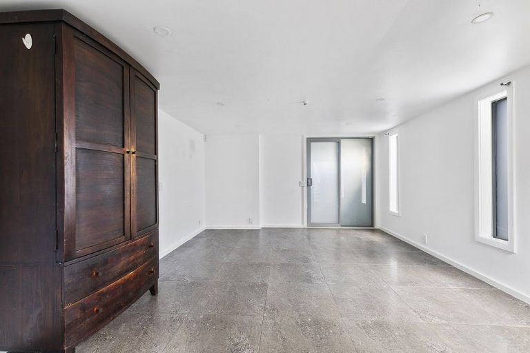 Photo of property in 217 Marine Parade, Seatoun, Wellington, 6022