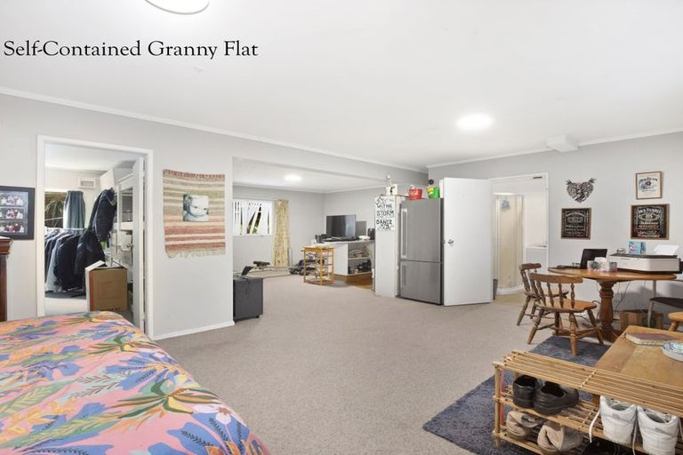 Photo of property in 23 Renown Road, Raumati South, Paraparaumu, 5032