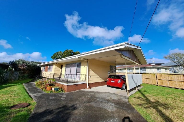 Photo of property in 94 Matipo Road, Te Atatu Peninsula, Auckland, 0610