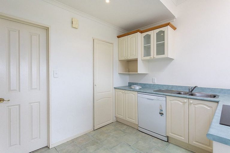Photo of property in 17 Sea Vista Avenue, Beach Haven, Auckland, 0626