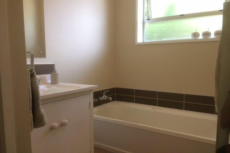 Photo of property in 5 Vancouver Crescent, Wainoni, Christchurch, 8061