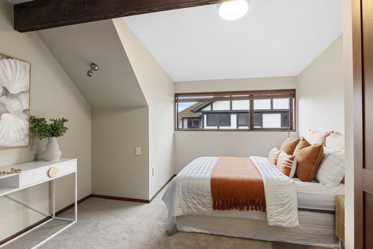 Photo of property in 86a Memorial Avenue, Ilam, Christchurch, 8053