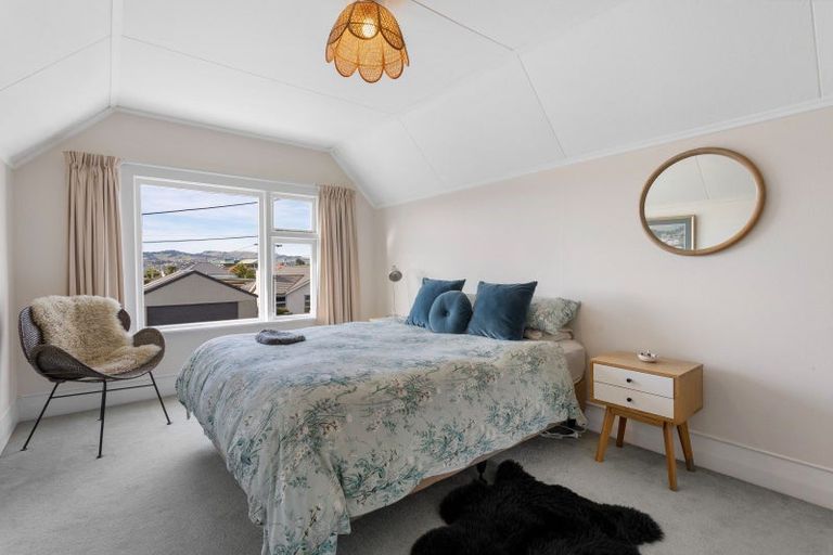 Photo of property in 120 Hargest Crescent, Saint Clair, Dunedin, 9012