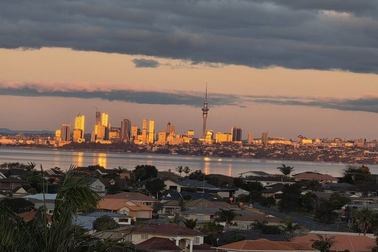 Photo of property in 12 Westergrove Place, West Harbour, Auckland, 0618