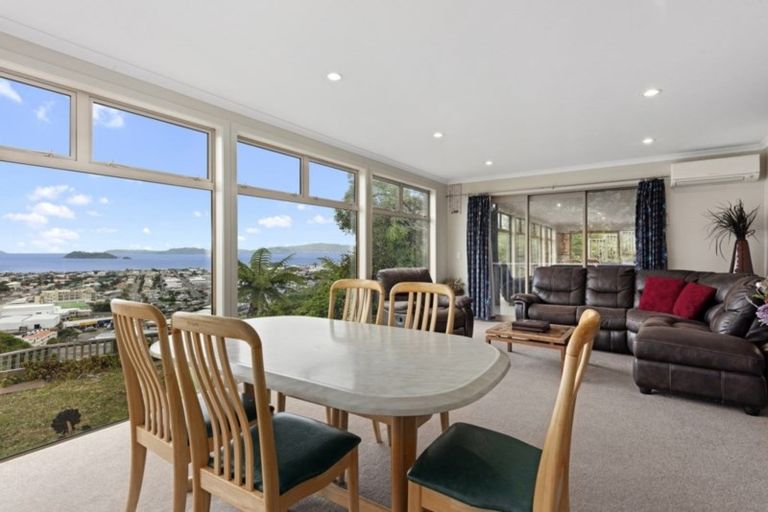 Photo of property in 11a Chestnut Grove, Maungaraki, Lower Hutt, 5010