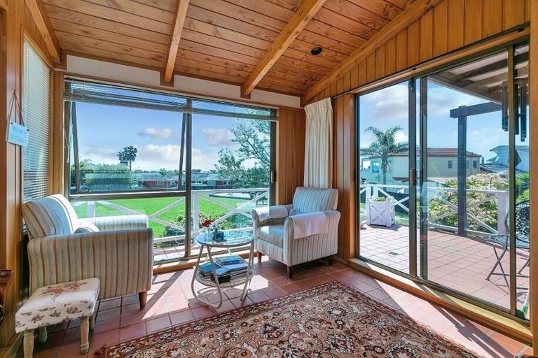 Photo of property in 2/13 Nimrod Place, Half Moon Bay, Auckland, 2012
