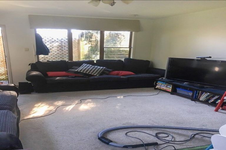 Photo of property in 3/9 Fuchsia Place, Birkdale, Auckland, 0626