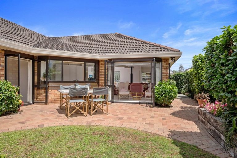 Photo of property in 2/12 Stratford Avenue, Milford, Auckland, 0620