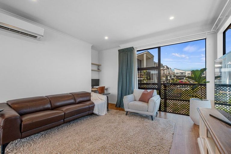 Photo of property in 1 Kaiwawao Lane, Hobsonville, Auckland, 0616