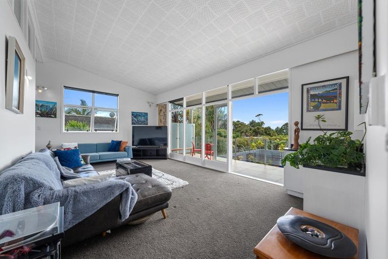 Photo of property in 4 Range Road, Swanson, Auckland, 0816