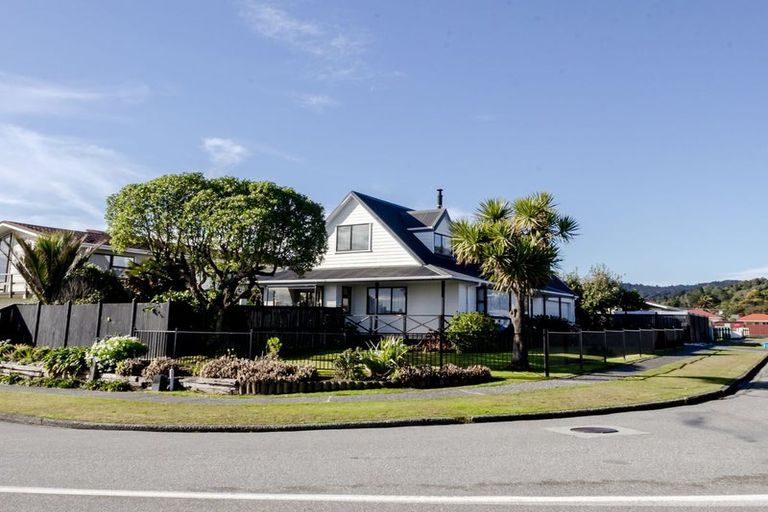 Photo of property in 1 Felix Campbell Street, Greymouth, 7805